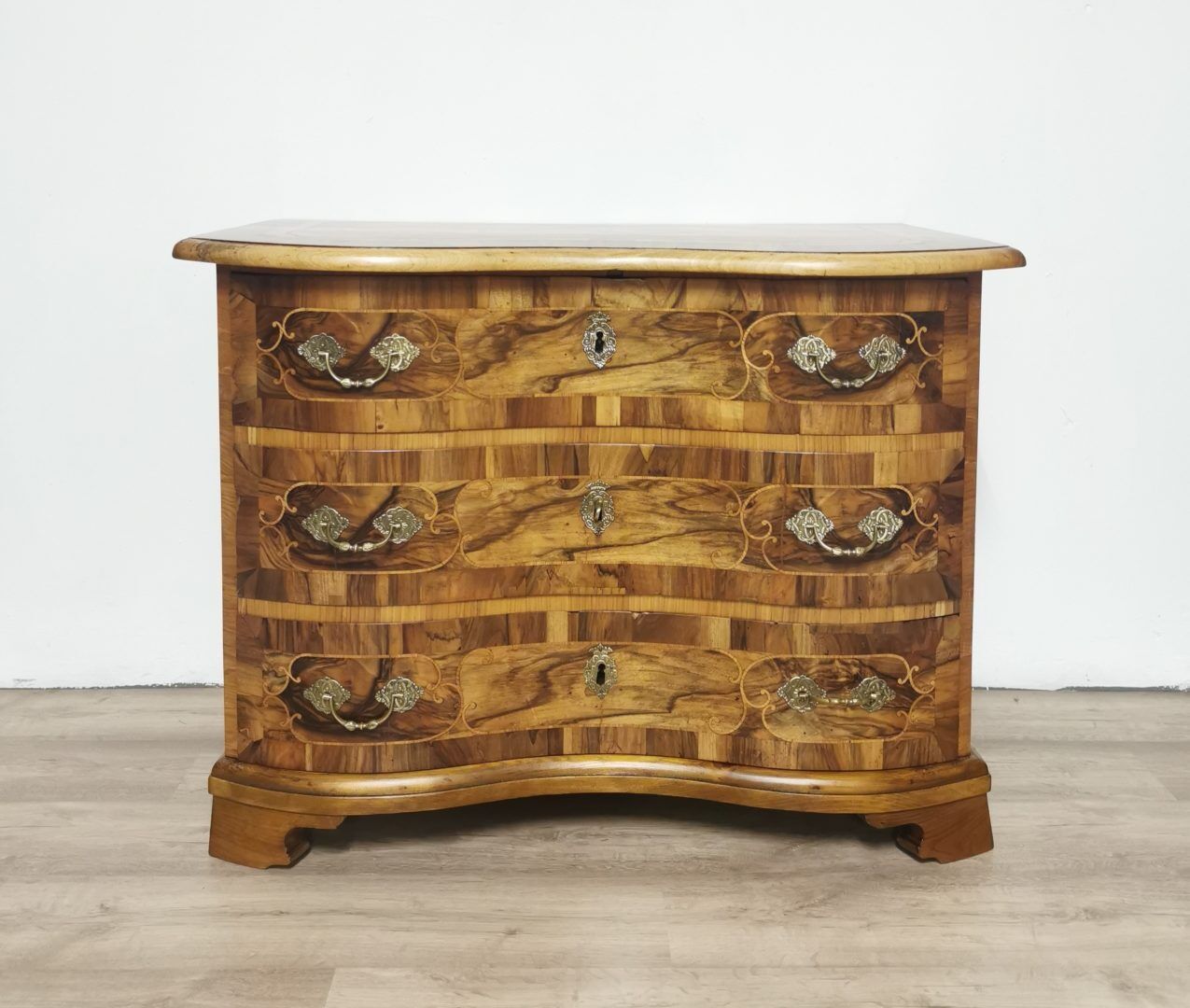 Barock Kommode Nussbaum / Braunschweig um 1750