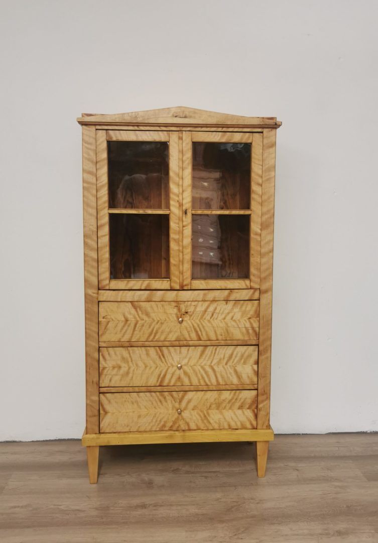 Birke Biedermeier Vitrine um 1830/40