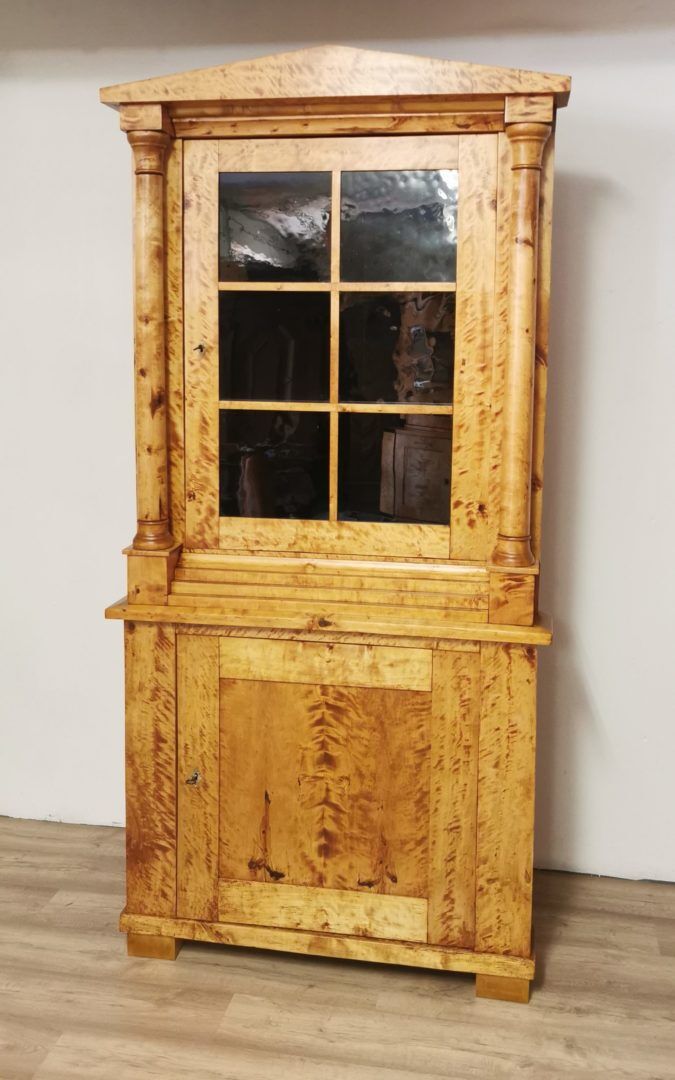 Biedermeier Säulen Eckschrank Birke / Berlin um 1820