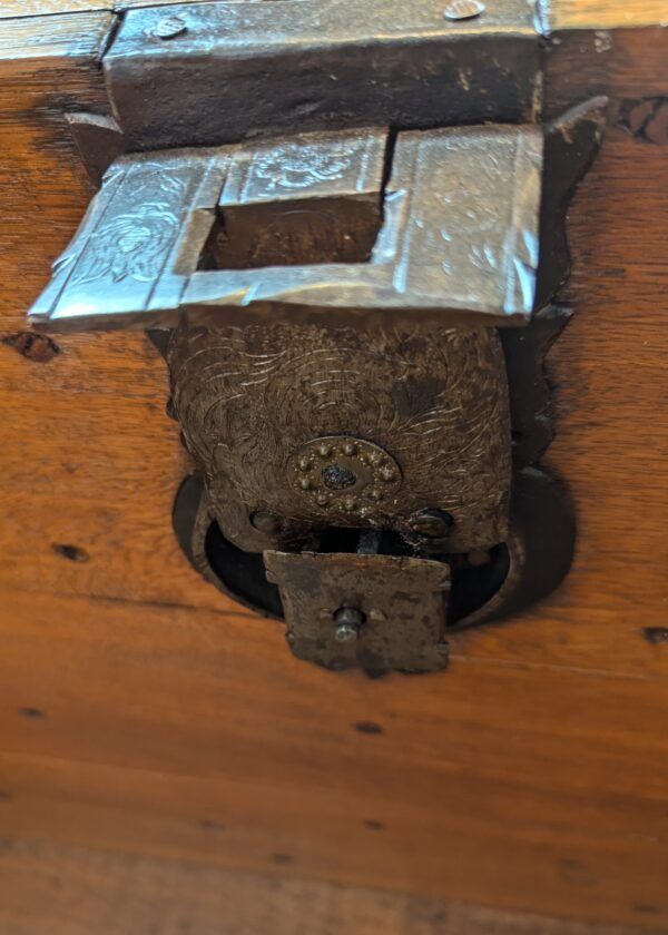 Barock Truhe Eiche mit Intarsien – Bild 10